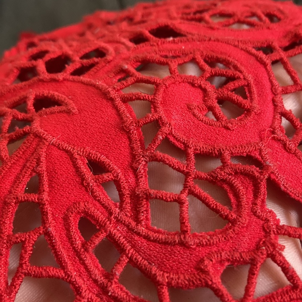 Beautiful red bikini top with lace - Picture 4 of 4